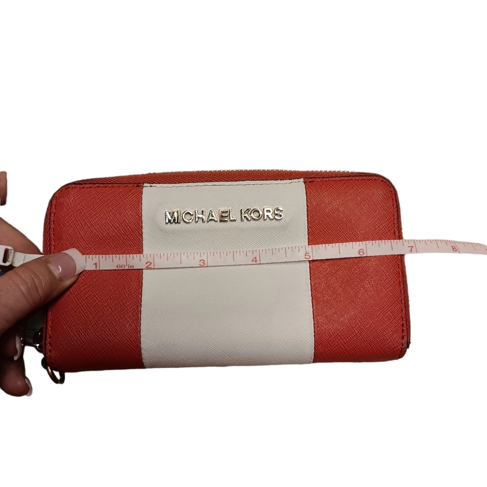 Michael Kors Wallet GUC - Picture 4 of 5